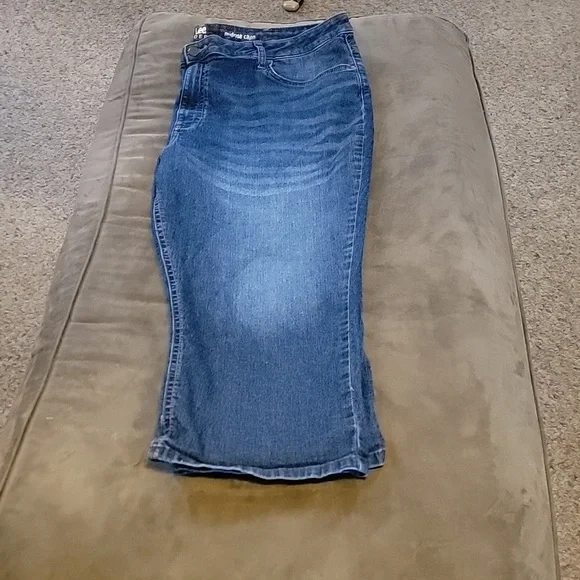 Lee Riders Capris - Picture 2 of 4